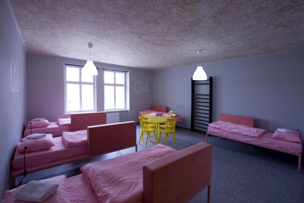 Hostel U Zlateho Kohouta Kromeriz Luaran gambar