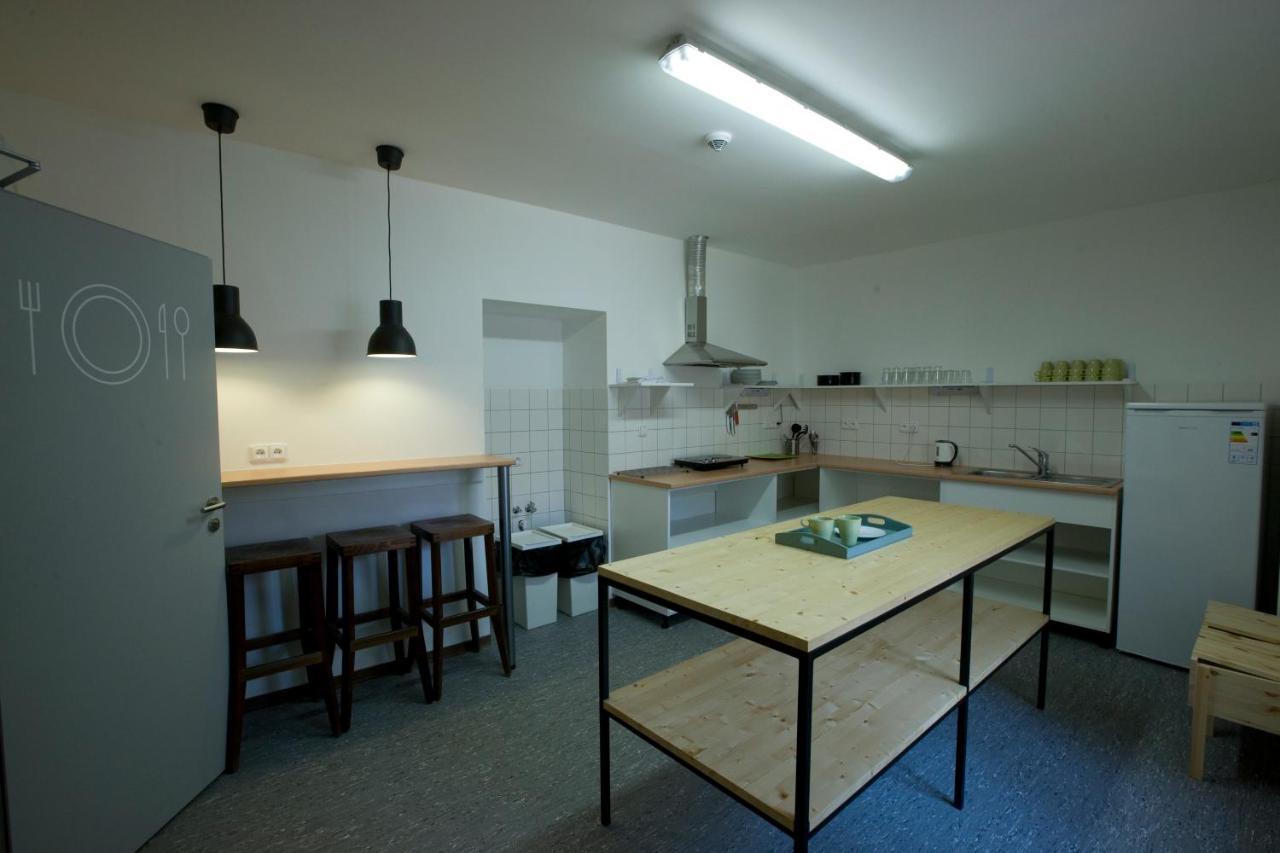 Hostel U Zlateho Kohouta Kromeriz Luaran gambar