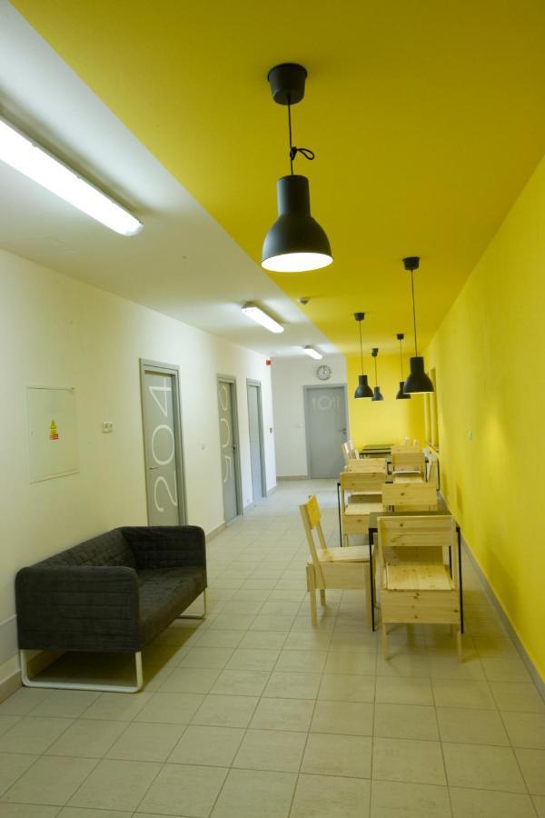 Hostel U Zlateho Kohouta Kromeriz Luaran gambar